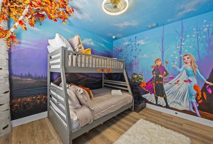 Frozen room with Elsa and Ana Tree and magical lights