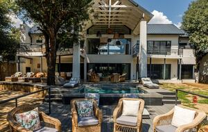 Tapologo River Lodge - Tsetsebjwe, Botswana