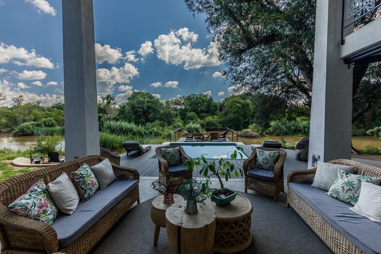 Tapologo River Lodge - Tsetsebjwe, Botswana