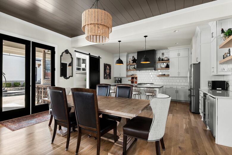 spacious kitchen and dining area. room for your whole crew!