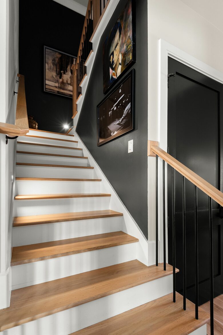 Blue Note Retreat: Downtown Nashville's Poolside Escape - Nashville, Tennessee