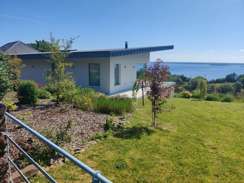 Garden area and views to the lake