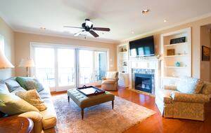 Lakefront Luxury at Smith Mountain Lake with Balcony Views - Moneta, Virginia