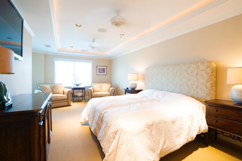 Lakefront Luxury at Smith Mountain Lake with Balcony Views - Moneta, Virginia