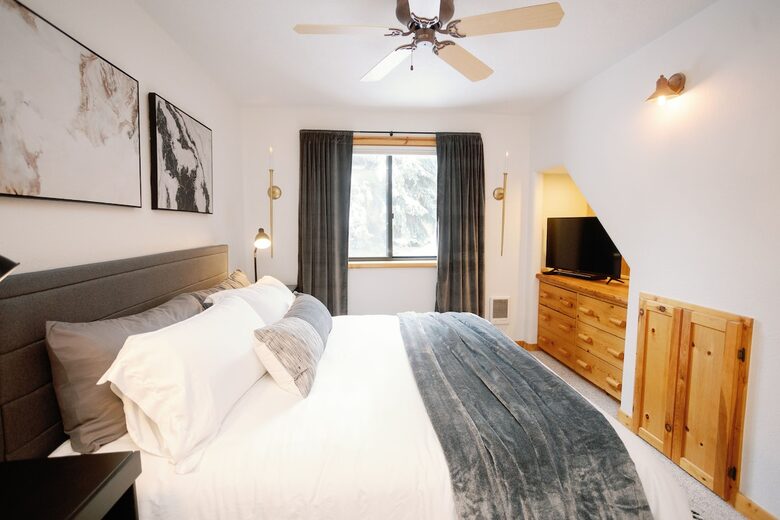 Five Minute Walk to the Cabriolet at Canyons Village - Park City, Utah