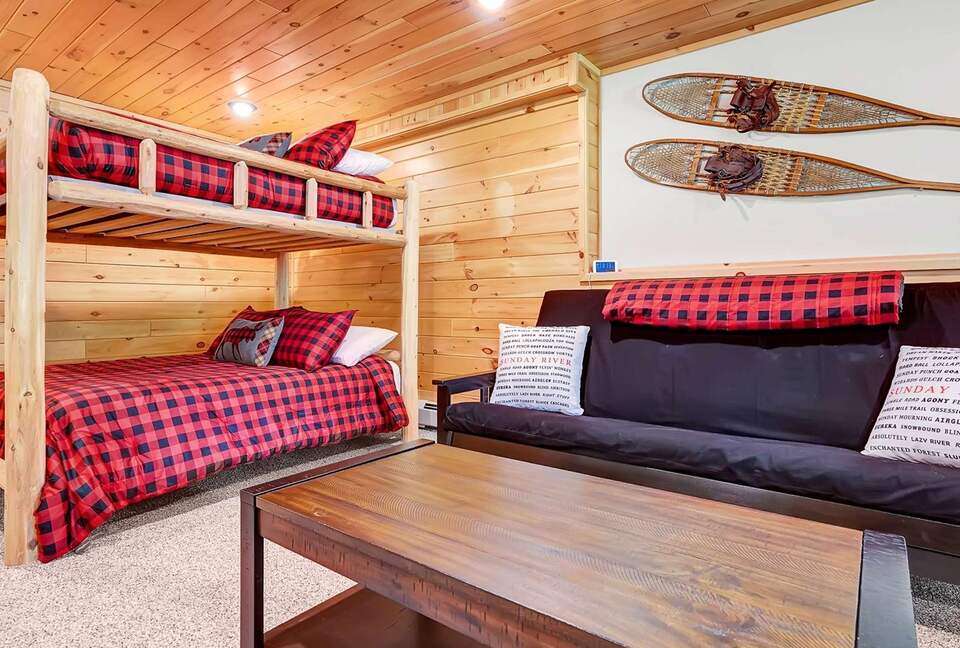 Classic Maine Chalet Near Sunday River with Firepit and Bonus Living Space - Bethel, Maine