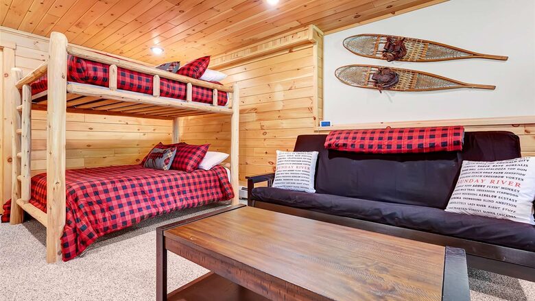 Classic Maine Chalet Near Sunday River with Firepit and Bonus Living Space - Bethel, Maine