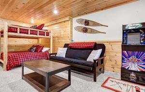 Classic Maine Chalet Near Sunday River with Firepit and Bonus Living Space - Bethel, Maine