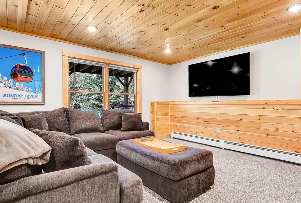 Classic Maine Chalet Near Sunday River with Firepit and Bonus Living Space - Bethel, Maine