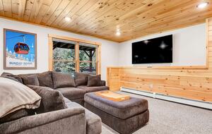 Classic Maine Chalet Near Sunday River with Firepit and Bonus Living Space - Bethel, Maine