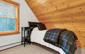 Classic Maine Chalet Near Sunday River with Firepit and Bonus Living Space - Bethel, Maine