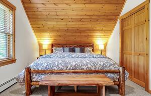 Classic Maine Chalet Near Sunday River with Firepit and Bonus Living Space - Bethel, Maine