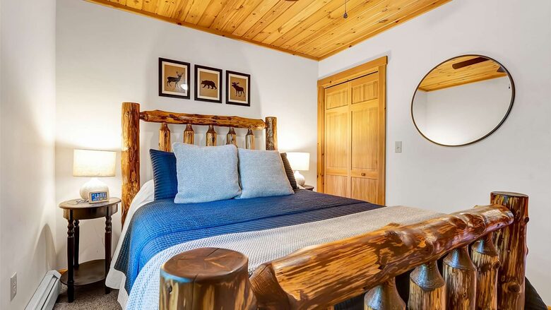 Classic Maine Chalet Near Sunday River with Firepit and Bonus Living Space - Bethel, Maine