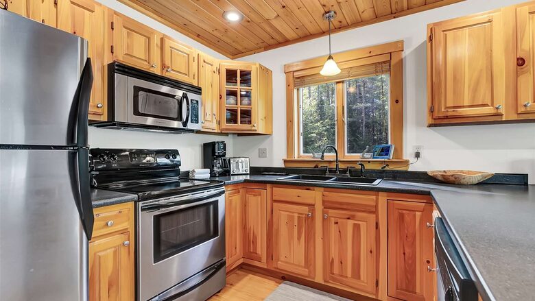 Classic Maine Chalet Near Sunday River with Firepit and Bonus Living Space - Bethel, Maine