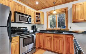 Classic Maine Chalet Near Sunday River with Firepit and Bonus Living Space - Bethel, Maine