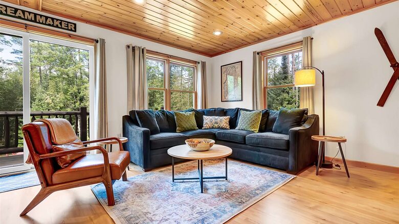 Classic Maine Chalet Near Sunday River with Firepit and Bonus Living Space - Bethel, Maine