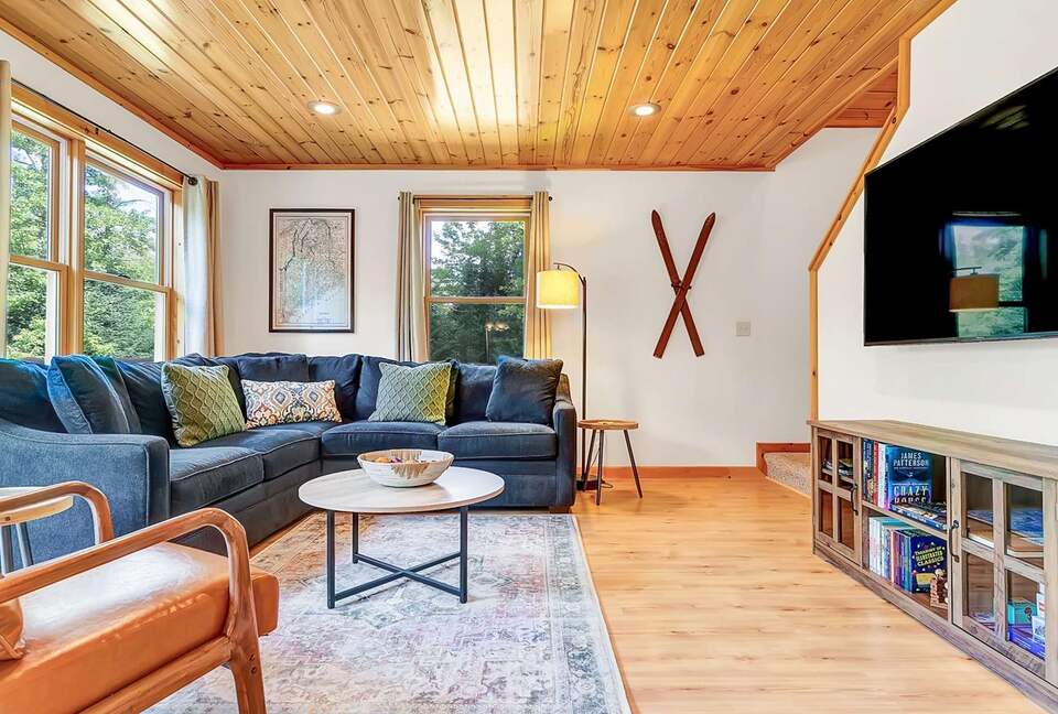 Classic Maine Chalet Near Sunday River with Firepit and Bonus Living Space - Bethel, Maine