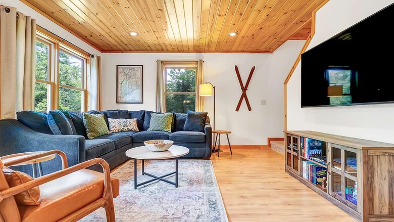 Classic Maine Chalet Near Sunday River with Firepit and Bonus Living Space - Bethel, Maine