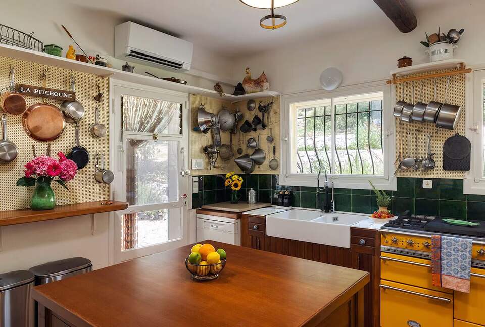 A Provençal Culinary & Historical Haven - Châteauneuf-Grasse, France