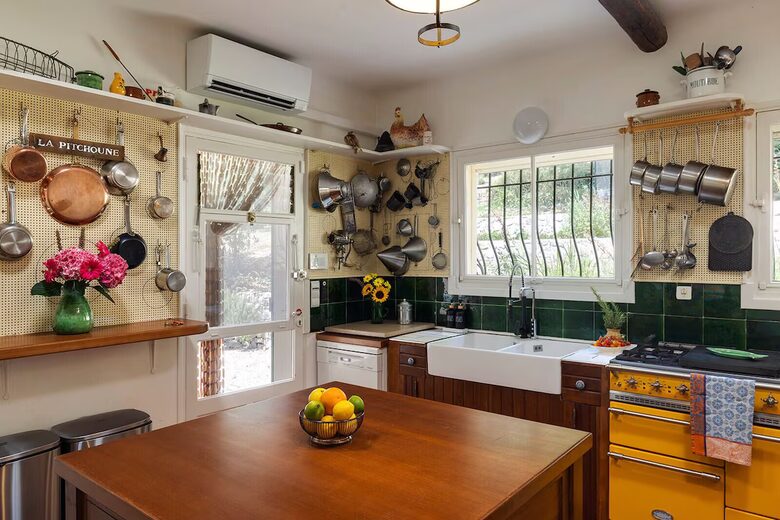 A Provençal Culinary & Historical Haven - Châteauneuf-Grasse, France