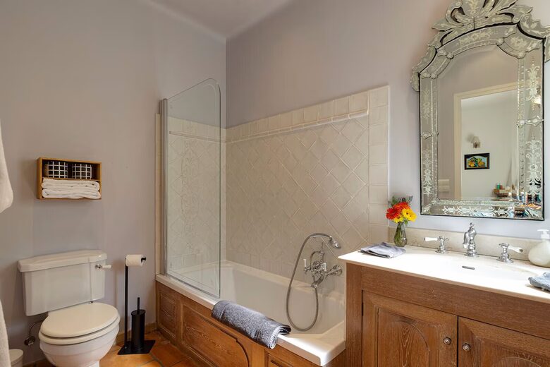 A Provençal Culinary & Historical Haven - Châteauneuf-Grasse, France