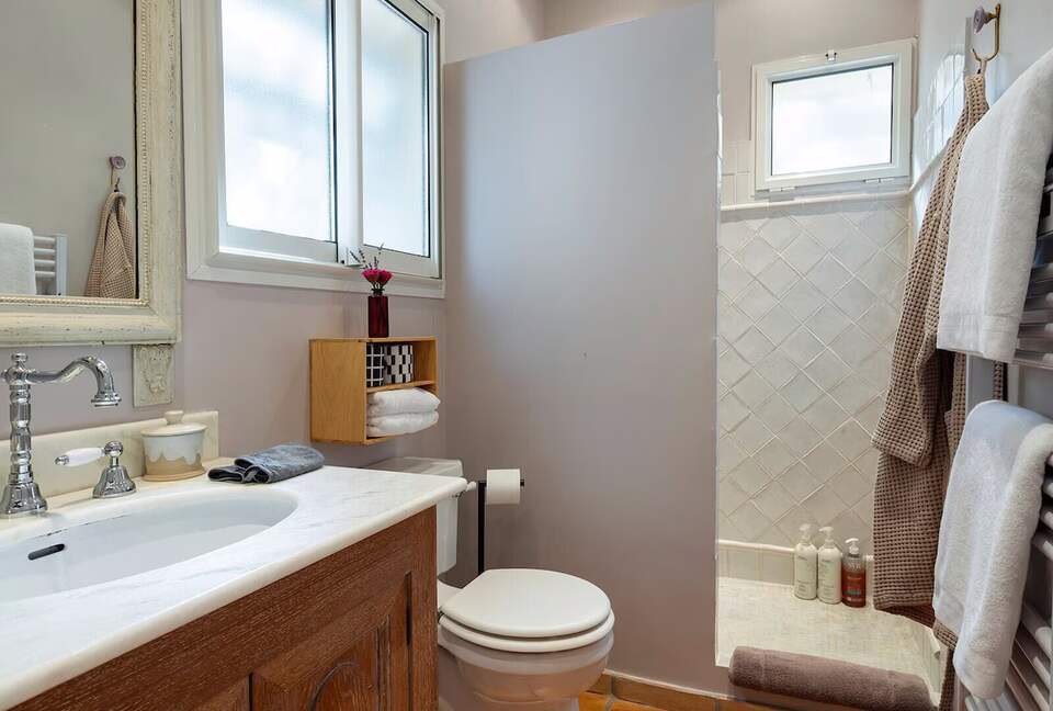 A Provençal Culinary & Historical Haven - Châteauneuf-Grasse, France