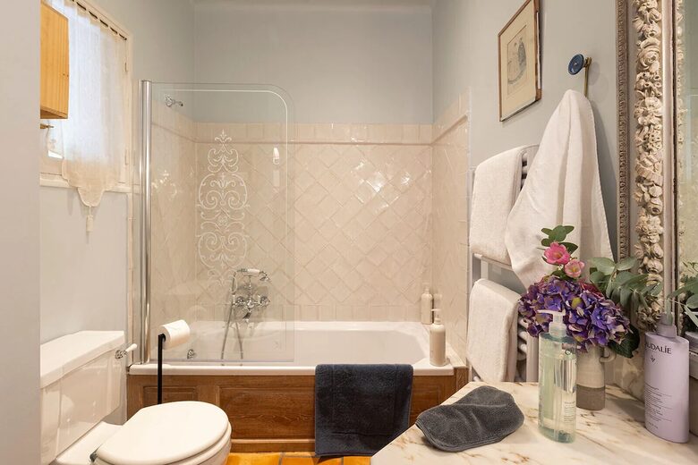 A Provençal Culinary & Historical Haven - Châteauneuf-Grasse, France