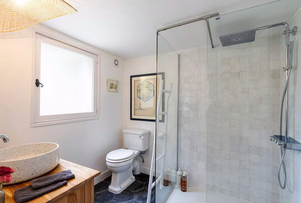 A Provençal Culinary & Historical Haven - Châteauneuf-Grasse, France