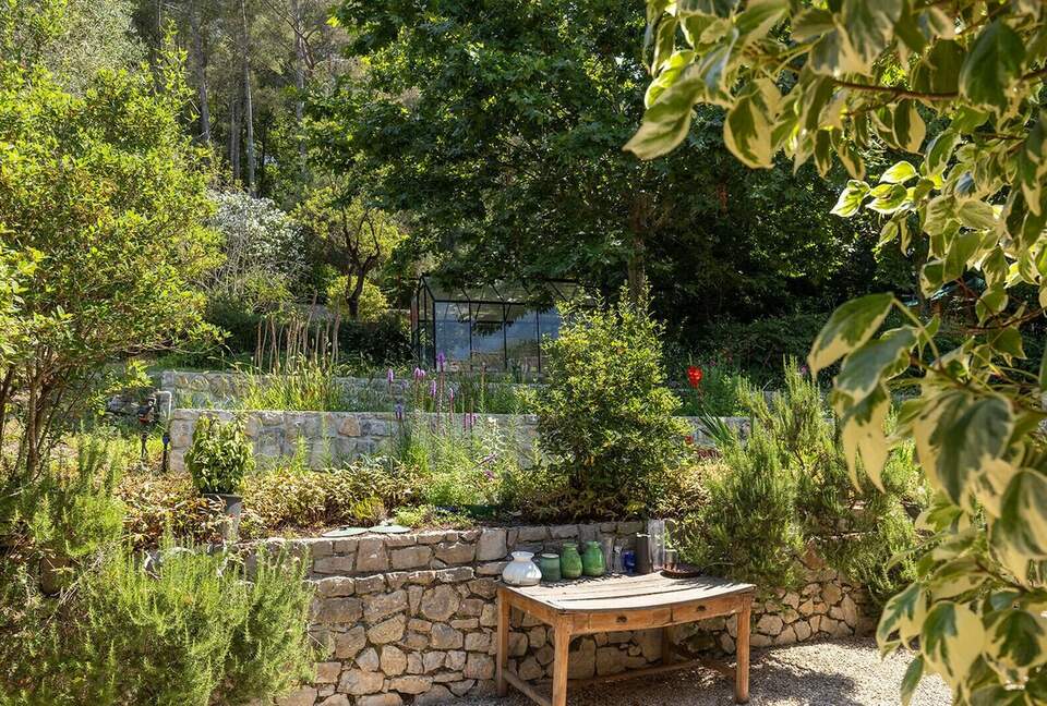 A Provençal Culinary & Historical Haven - Châteauneuf-Grasse, France