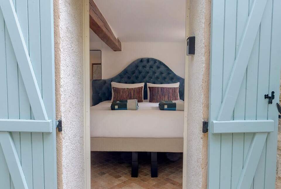 A Provençal Culinary & Historical Haven - Châteauneuf-Grasse, France