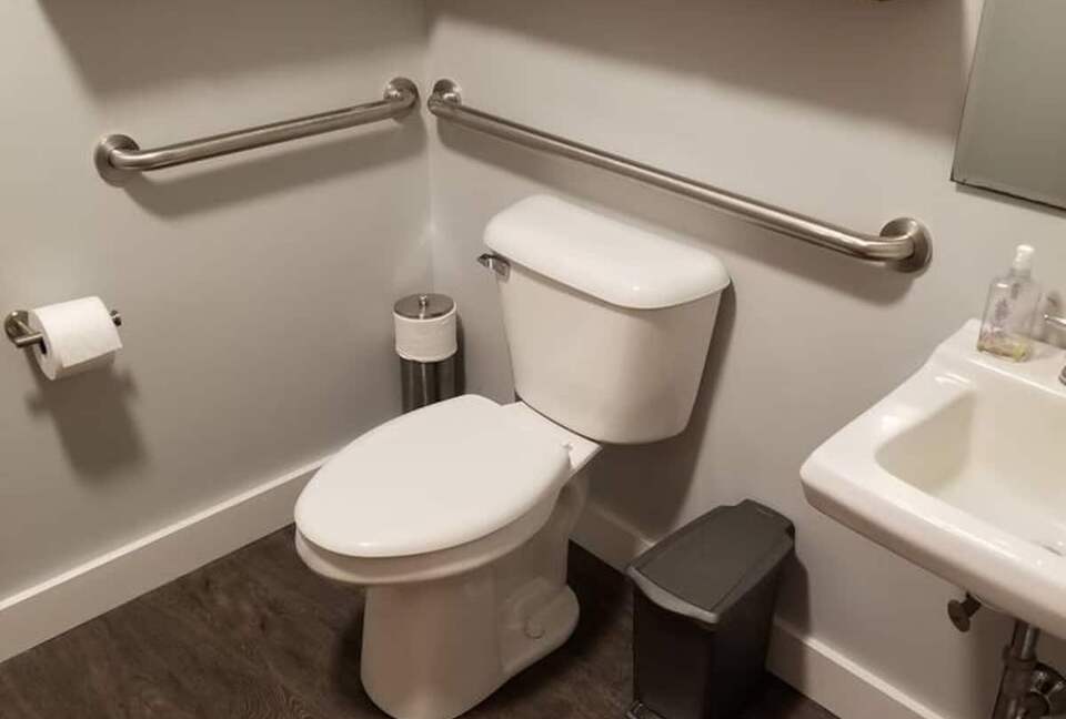 Single Level Historic District Retreat Walkable to Newcastle Dining - Newcastle, Maine