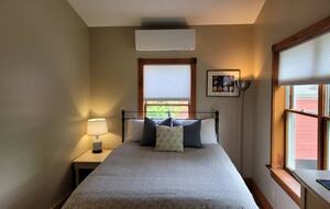 Single Level Historic District Retreat Walkable to Newcastle Dining - Newcastle, Maine