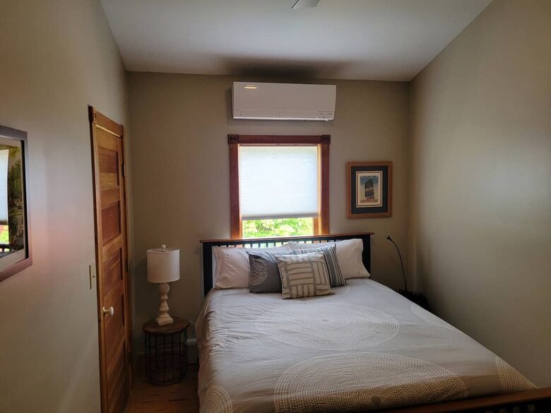 Single Level Historic District Retreat Walkable to Newcastle Dining - Newcastle, Maine