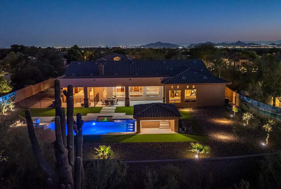 Luxury North Scottsdale Retreat in Gated Community - Scottsdale, Arizona