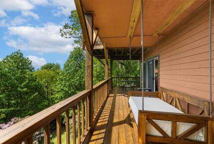 Upscale Mountain Cottage Near Downtown Blowing Rock - Blowing Rock, North Carolina
