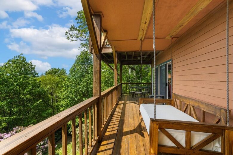 Upscale Mountain Cottage Near Downtown Blowing Rock - Blowing Rock, North Carolina