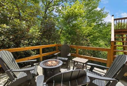 Upscale Mountain Cottage Near Downtown Blowing Rock - Blowing Rock, North Carolina