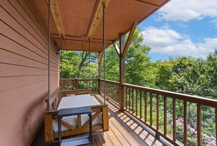 Upscale Mountain Cottage Near Downtown Blowing Rock - Blowing Rock, North Carolina