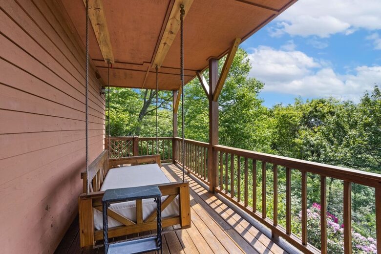 Upscale Mountain Cottage Near Downtown Blowing Rock - Blowing Rock, North Carolina