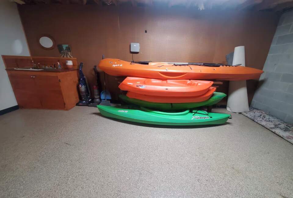 Serene Lakeside Log Cabin Retreat - Anderson, South Carolina