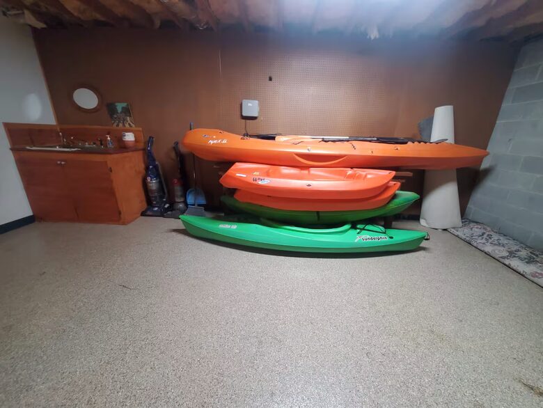 Serene Lakeside Log Cabin Retreat - Anderson, South Carolina