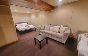 Serene Lakeside Log Cabin Retreat - Anderson, South Carolina