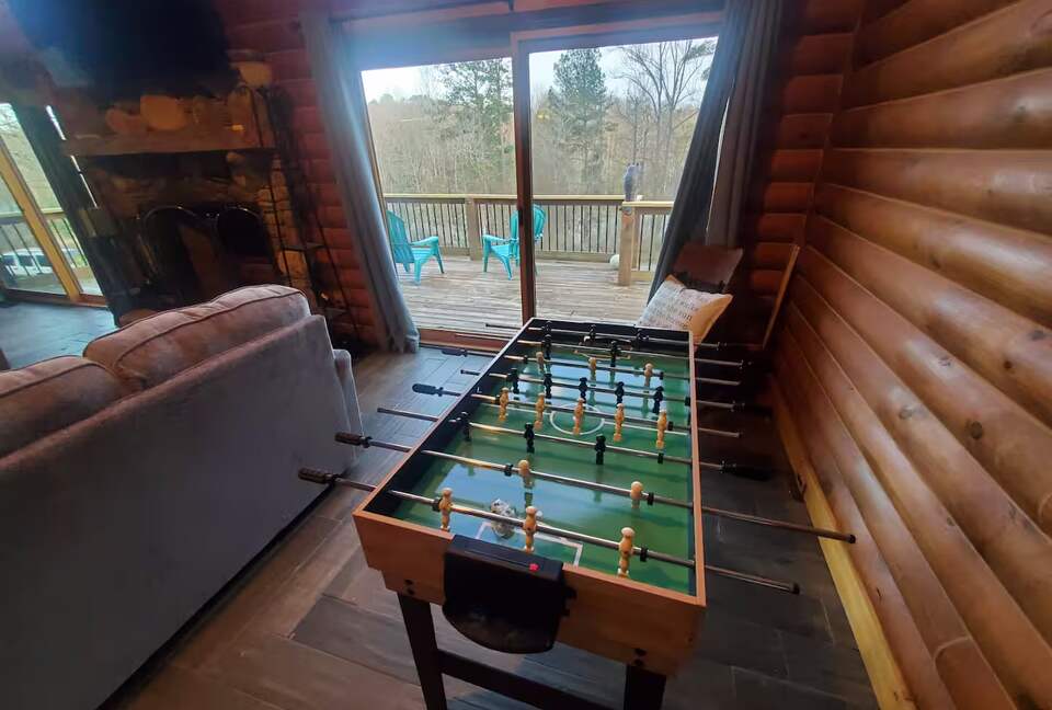 Serene Lakeside Log Cabin Retreat - Anderson, South Carolina