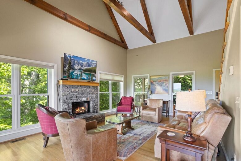 Upscale Mountain Cottage Near Downtown Blowing Rock - Blowing Rock, North Carolina