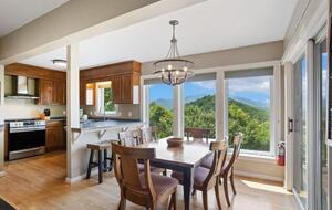 Upscale Mountain Cottage Near Downtown Blowing Rock - Blowing Rock, North Carolina