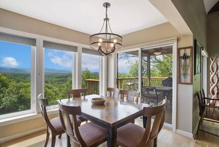 Upscale Mountain Cottage Near Downtown Blowing Rock - Blowing Rock, North Carolina