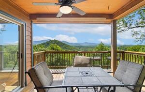 Upscale Mountain Cottage Near Downtown Blowing Rock - Blowing Rock, North Carolina