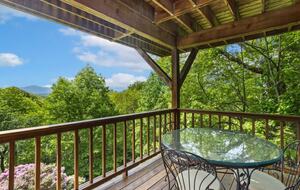 Upscale Mountain Cottage Near Downtown Blowing Rock - Blowing Rock, North Carolina