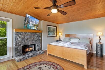 Upscale Mountain Cottage Near Downtown Blowing Rock - Blowing Rock, North Carolina