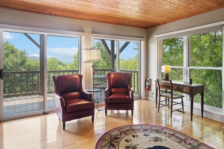 Upscale Mountain Cottage Near Downtown Blowing Rock - Blowing Rock, North Carolina